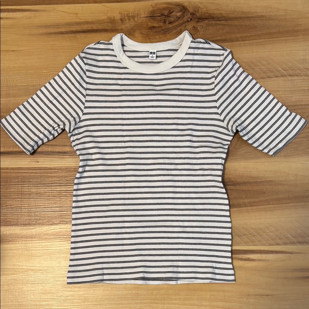 Women’s Uniqlo Classic Black and White Striped Short Sleeve Tee